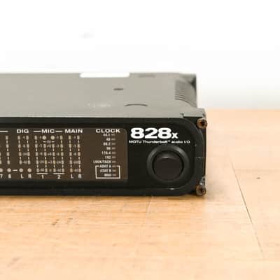 MOTU 828x 28x30 Thunderbolt / USB 2.0 Audio Interface CG01332 image 2