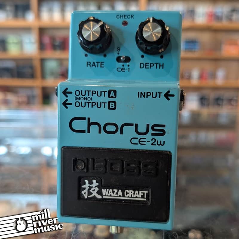 Boss CE-2W