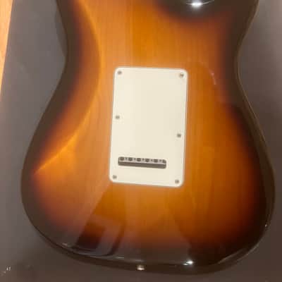 American Fender Stratocaster 2011 (FSR) - 2 tone sunburst image 7
