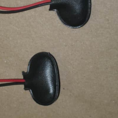 3 used genuine BOSS older battery clips (1 GRAY, early 1980s / 2 BLACK - one late from 1980s, other from 1990s) (NO pedals) - also including 2 new NON Boss battery clips, 2 extra wires, 2 pieces heat shrink tubing (AS IS / FINAL SALE- read description) image 23
