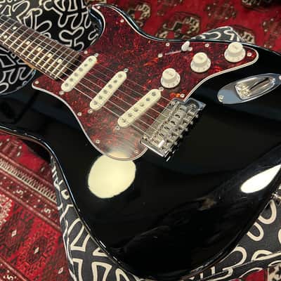 Fender MIJ Hybrid II Stratocaster with Rosewood Fretboard - Black image 3