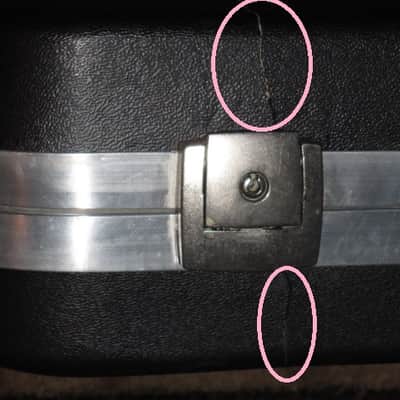 used Rickenbacker Hardshell Case for Model 620 electric guitar (NO guitar) from 1995, 2 Ball feet broke off (2 holes in plastic), Exterior plastic has some cracks,  EXT: Black Hard Plastic / Chrome HW / Handle: Black Molded Hard Plastic / INT: Blue Plush image 14