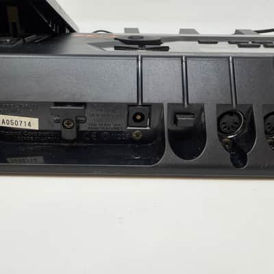 Roland GR-33- Comes with 13 pin cable/pickup- Black image 7