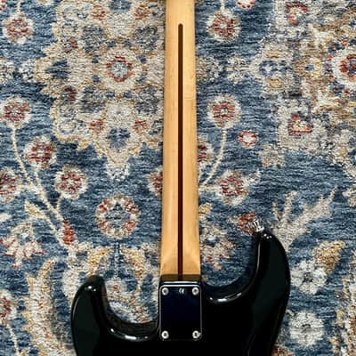Fender Stratocaster MIM HSS 2004 - Black w/ White Pickguard image 5