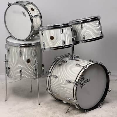 Gretsch 18/12/12/14/5.5x14" 60's Round Badge Bop Drum Set - White Satin Flame image 6
