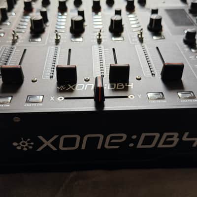 Allen & Heath XONE:DB4 4-Channel Digital DJ Mixer with Effects 2010s - Black imagen 5