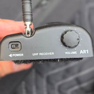 AMT Clipon Mic, Wireless with Samson CR77 and AR1 Receiver and AH1 transmittor image 5