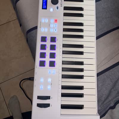 Arturia KeyLab Essential 88 MIDI Controller 2020 - Present - White image 4