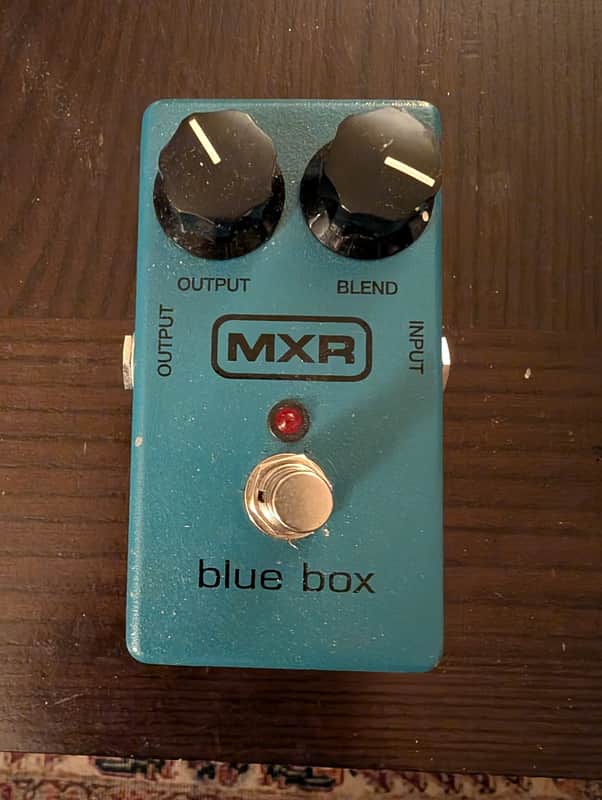 MXR Blue Box Script ブルーボックス オクターブファズ MXR® BLUE BOX™ FUZZ - Dunlop