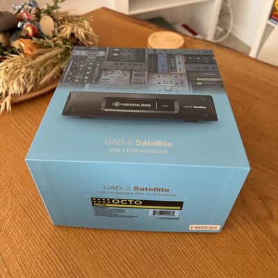 Universal Audio UAD-2 Satellite Thunderbolt 3 OCTO Core Desktop DSP Accelerator 2019 - Present - Gray image 2