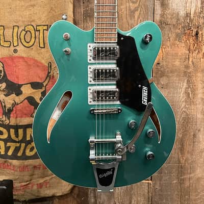Gretsch G5622T-CB Electromatic Center-Block Double Cutaway 3-Pickup 2015 - 2016 - Georgia Green image 1