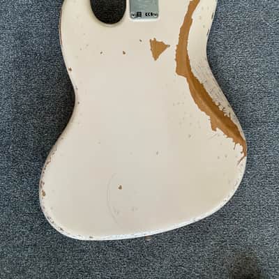 Fender Flea Artist Series Road Worn Signature Jazz Bass 2016 - Present - Shell Pink image 3