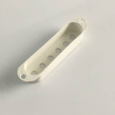 1 Seymour Duncan Fender Stratocaster Guitar Pickup Strat Cover White Light Relic image 6