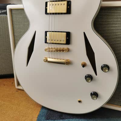 Epiphone Emily Wolfe "White Wolfe" Sheraton 2023 - Aged Bone White image 5