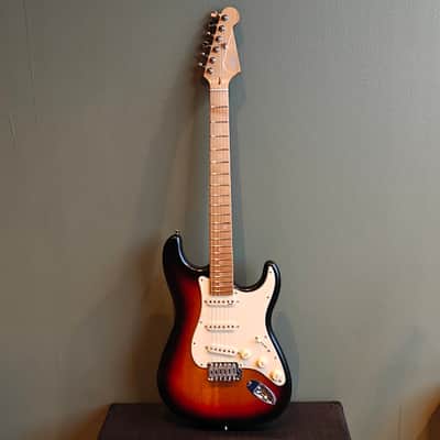 Henry's Destiny II Classic ST-2CM Infinity - Satin Sunburst image 4