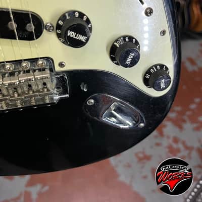 Fender Vintage Hot Rod 57 Stratocaster Black + Noiseless Br ID Ge + S1 Switch image 7