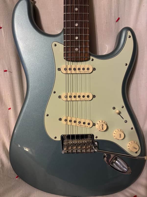 Fender Deluxe Roadhouse Stratocaster | Reverb