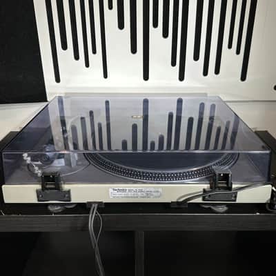Technics SL-1600 Direct Drive Automatic Turntable - Silver image 8