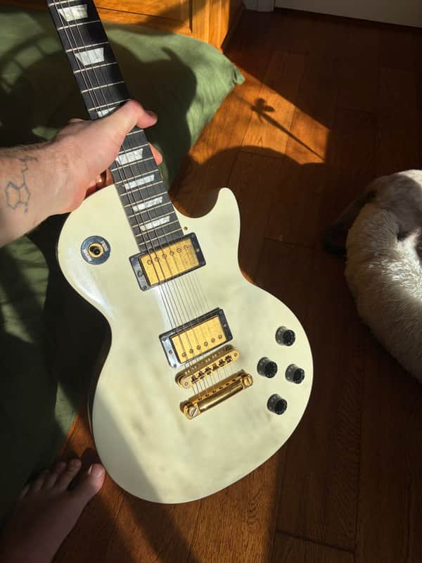 Gibson Les Paul Studio with Gold Hardware 1998 - 2011 - Alpine White