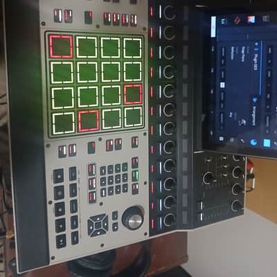 Akai MPC XL Standalone Music Production Center 2026 - Present - Grey image 2