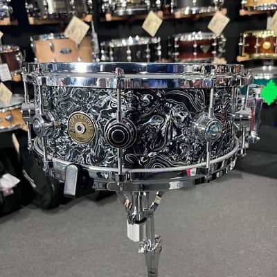 ~WOW!~ Peter Erskine's DW Jazz Series Maple/Gum 5.5x14" Snare Drum in Black Abalone with Die-Cast Hoops image 4