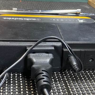 Audio-Technica ATW-R600X - Wireless Microphone System image 8