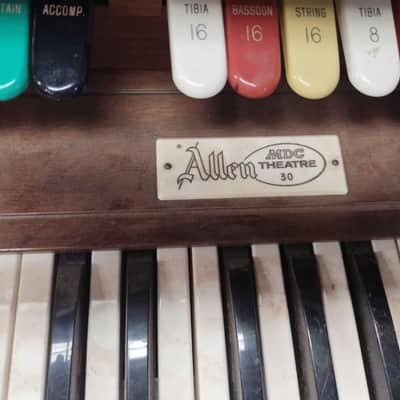 Allen Theatre Organ with Pedalboard, Built-In Speakers, and bench! image 9