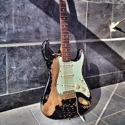 Fender Custom Shop ’60 Stratocaster Ultimate Relic, Masterbuilt by Jason Smith, Black with Gold HW image 10