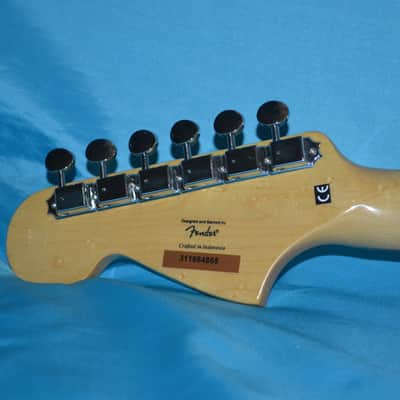 Squier Vintage Modified Jaguar, Duncan Designed Pickups image 6