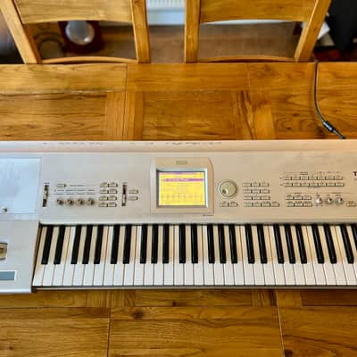 Korg Triton Studio 61-Key 120-Voice Polyphonic Workstation 2002 - 2005 - Silver image 3