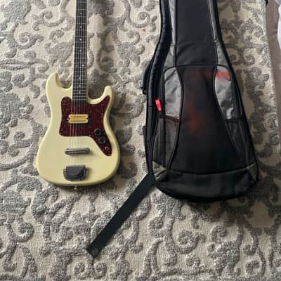 Memphis A-2 1980s - Vintage White