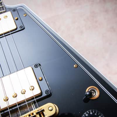 GIBSON USA Custom Shop M2M Flying V Custom "Cobra Burst + Ebony" (2026) image 9