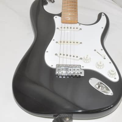 FENDER JAPAN ST72-55 #E948904 Electric Guitar Ref No 7771 image 2