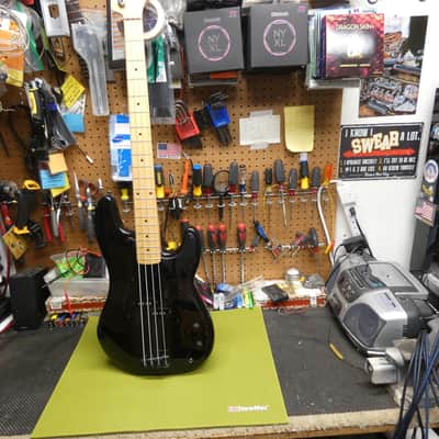 Fender Roger Waters Precision Bass 2011 - Black image 2
