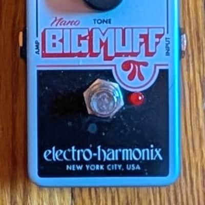Electro-Harmonix Nano Big Muff Pi Distortion / Sustainer 2013 - Present - White / Black / Red image 2