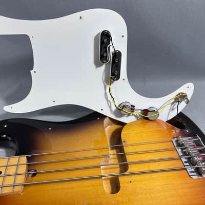 '80's Squier Bullet Bass B-34 3-Color Sunburst image 15