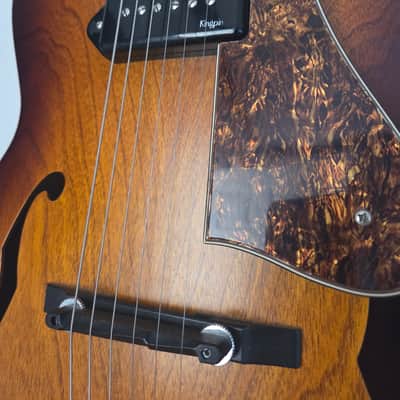 Godin 5th Avenue Kingpin 2010s - Cognac Burst image 6