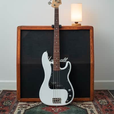 Fender Traditional 70's Precision Bass 2004 - Arctic White image 2