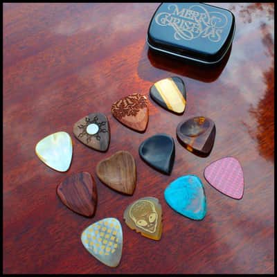 Merry Christmas Acoustic Guitar Tin of 12 Boutique Guitar Picks image 3