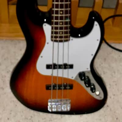 2015 Fender Squier Affinity Jazz Bass image 2