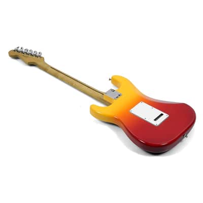 Fender Player Plus Stratocaster Maple Fingerboard Electric Guitar Regular Tequila Sunrise image 2
