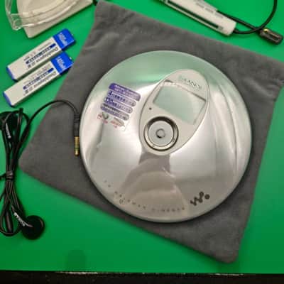 Rare parametric eq Sony Walkman portable Mp3 CD player D-NE800 silver W Accs image 9