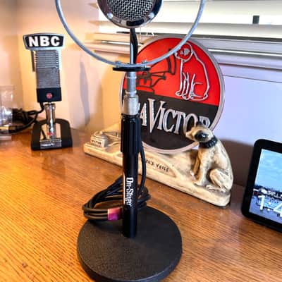 Vintage 1940's Style Astatic D104 Microphone, a fully functional NBC prop...READ image 2