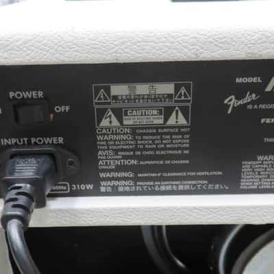 Fender Mustang III V.2 100-Watt 1x12" Modeling Guitar Combo 2015 - Snow White image 14