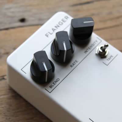 JHS "3 Series Flanger" image 3