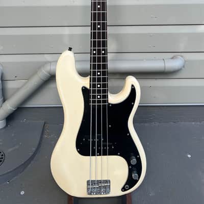 Fender PB-70 Precision Bass Reissue MIJ | Reverb