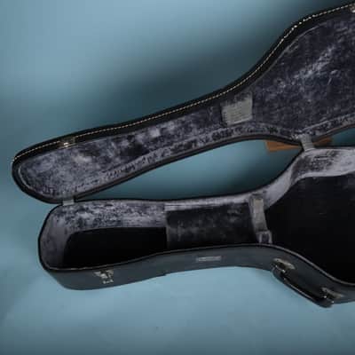 Vintage Guild Acoustic Guitar Hard Case Black Tolex Plush Interior Latches image 4