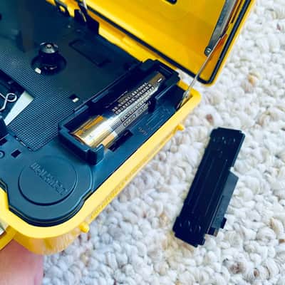 Sony WM-AF54 [COLLECTIBLE] Walkman Cassette Player, Top Yellow, Working ! image 10