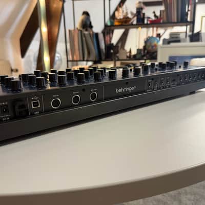 Behringer MonoPoly Analog Synthesizer image 4