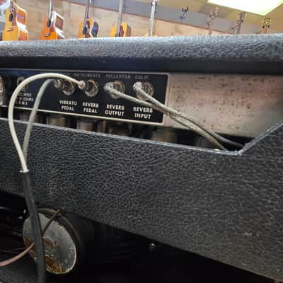Fender Deluxe Reverb 2-Channel 22-Watt 1x12" Guitar Combo 1970s - Silverface image 4